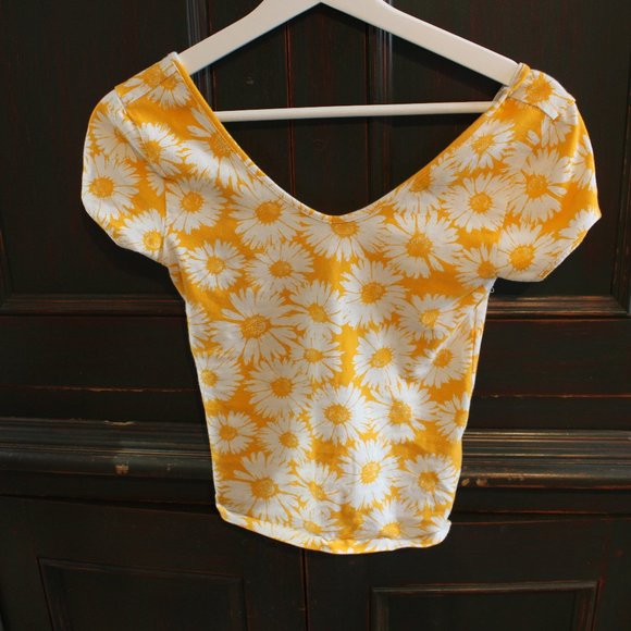 Yellow flower shirt - Picture 2 of 3